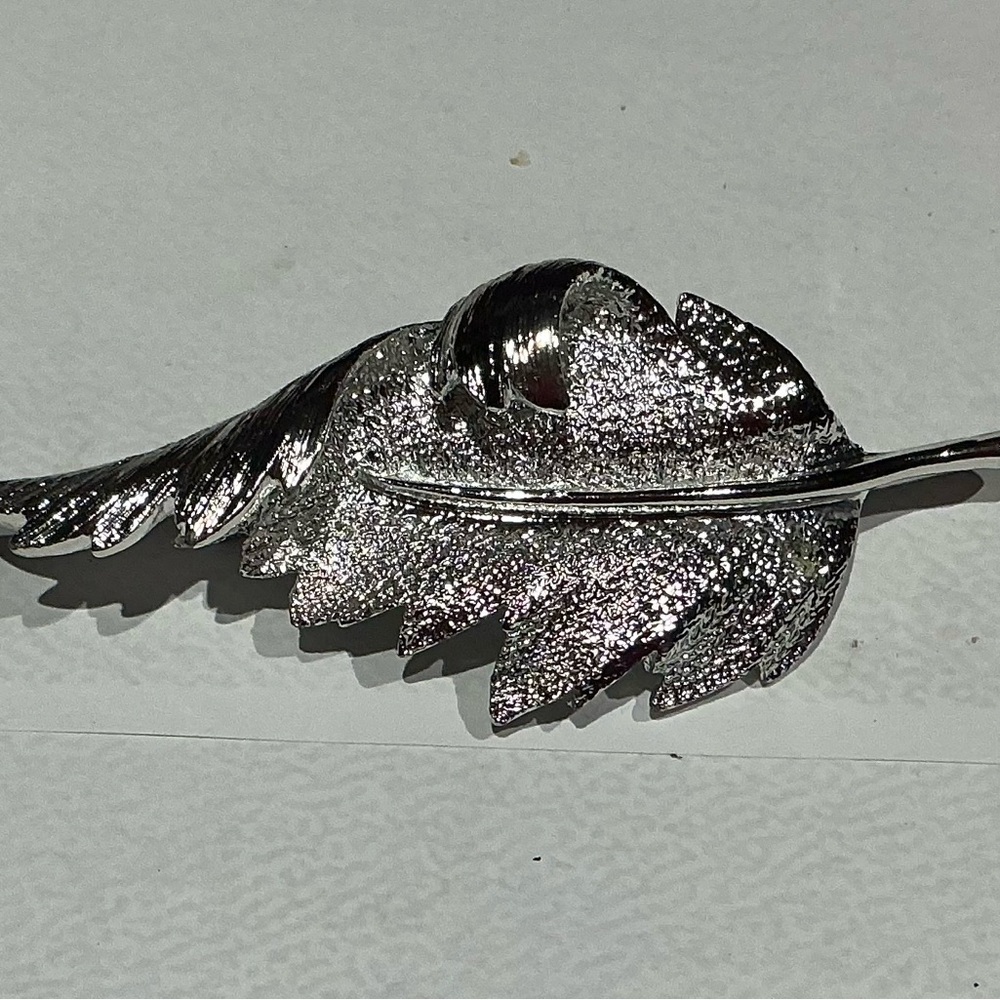 Vintage Signed Coro Pegasus Silver Toned Curled Leaf Brooch